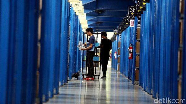 Mengintip Kinerja Warehouse Zalora di Cibitung