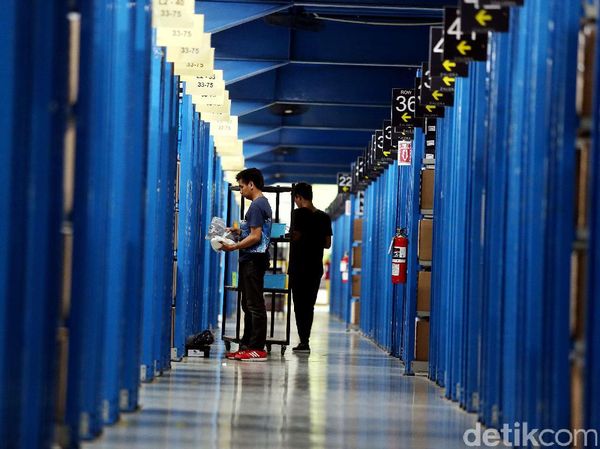 Mengintip Kinerja Warehouse Zalora di Cibitung