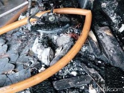 Rumah Mewah Berlantai Dua Ludes Terbakar Saat Renovasi