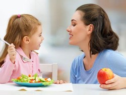 Ini 3 Kesalahan yang Perlu Dihindari Saat Memberikan Makan Si Kecil