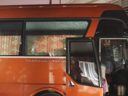 Bus Timnas Dilempar Batu oleh Suporter Vietnam