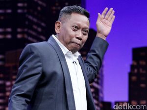 Tukul Arwana Baru Bisa Komunikasi dengan Mata Tukul Arwana Baru Bisa Komunikasi dengan Mata