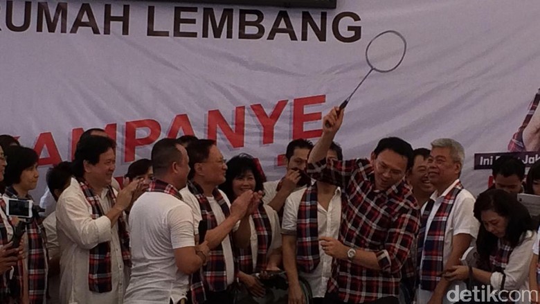 Pebulutangkis Liem Swie King dkk Beri Raket ke Ahok: Smash 