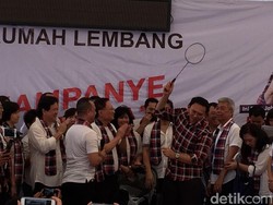 Pebulutangkis Liem Swie King dkk Beri Raket ke Ahok: Smash Para Koruptor!