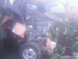 Tabrakan Beruntun Libatkan Enam Kendaraan Terjadi di Lamongan