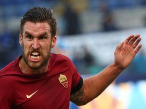 Siram Air ke Muka Pemain Lazio, Strootman Diskors Dua Laga