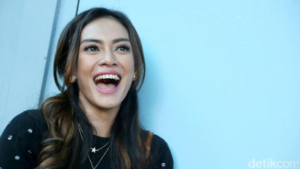 Guys, Masayu Anastasia Lagi Happy Banget Nih