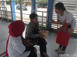 Begini Jadinya Kalau Ada Edukasi Tuberkulosis di Halte TransJakarta