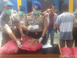 Polair Polda Riau Gagalkan Penyelundupan 15 Ton Bawang Merah dari India