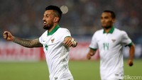 Dalam pertandingan leg kedua semifinal di My Dinh National Stadium, Rabu (7/12/2016) malam WIB, Indonesia yang sebelumnya dapat banyak tekanan memimpin lebih dulu lewat gol Stefano Lilipaly di menit ke-54.