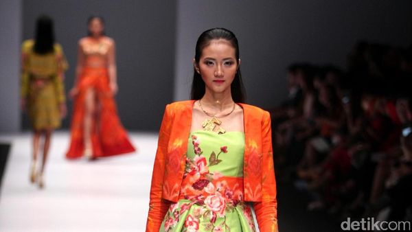 Foto: Koleksi Rudy Chandra di Jakarta Fashion Week 2017