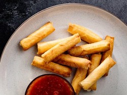 Lumpia Mozzarella yang Mulur Renyah Bisa Dibuat dengan 3 Bahan Ini