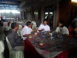 Di Rumah Djoko Santoso, Anies Paparkan 3 Program Unggulan