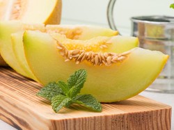 Biji Melon Bisa Jadi Camilan Sehat untuk Turunkan Berat Badan