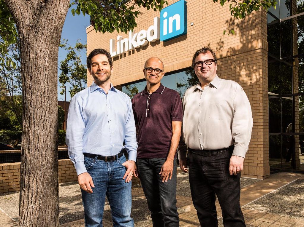 Microsoft Tuntaskan Akuisisi LinkedIn Rp 350 Triliun Microsoft Tuntaskan Akuisisi LinkedIn Rp 350 Triliun