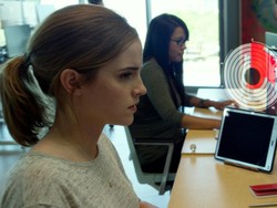 Emma Watson Temukan Sisi Gelap Internet di The Circle