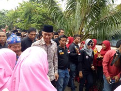 Berbatik, Agus Yudhoyono Silaturahmi ke Rumah Warga di Cipayung