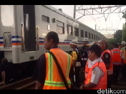 Kereta Fajar Utama Anjlok di Matraman Jaktim