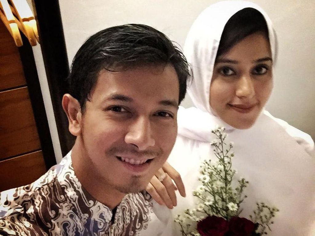 Elma Theana dan Keluarga Restui Hubungan Sonny dan Fairuz Elma Theana dan Keluarga Restui Hubungan Sonny dan Fairuz