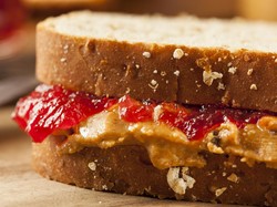 Lapar di Sore Hari? Ngemil Saja 5 Makanan Enak dan Sehat Ini