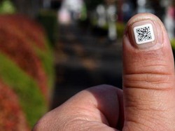 Agar Mudah Dilacak Saat Hilang, Lansia Jepang Dipasangi Barcode