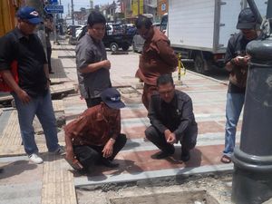 Begini Penjelasan Pemkot Bandung Soal Pelebaran Trotoar Jalan Sudirman Begini Penjelasan Pemkot Bandung Soal Pelebaran Trotoar Jalan Sudirman