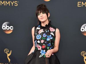 Jadi Korban Peretasan, Foto Topless Maisie Williams Beredar