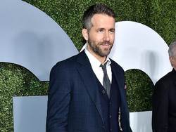 Ryan Reynolds Perlu Waktu Berjam-jam untuk Pakai Dasi