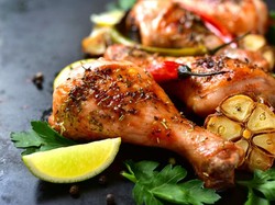 Video Resep: Sedapnya Ayam Berbumbu Pedas yang Menggoda Selera