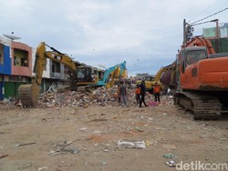 Anjing Pelacak hingga Kamera Bantu Pencarian Korban Gempa Aceh