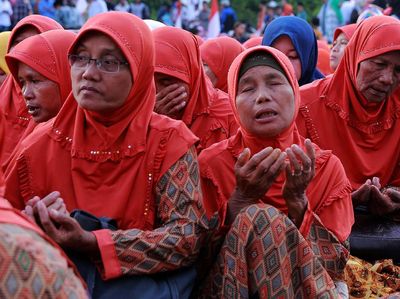 Warga Berdoa Dukung Pembangunan Semen Rembang