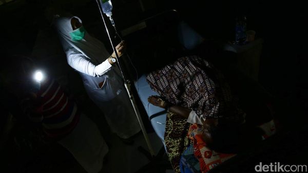 Melihat Kondisi Korban Gempa di Lorong-lorong RSUD Pidie Jaya