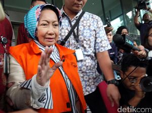 Atty Suharti Diberhentikan Sementara Sebagai Wali Kota Cimahi