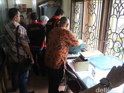 Tim Kejari Sidoarjo Geledah Rumah Notaris Terkait Penjualan TKD