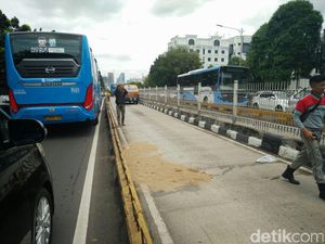 Bus TransJ yang Tabrak Pejalan Kaki di Mampang Dibawa ke Pancoran