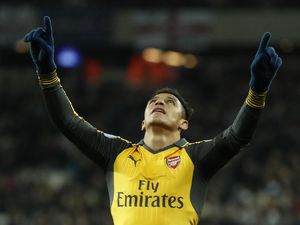 Conte Tak Mau Bahas Rumor Transfer Sanchez