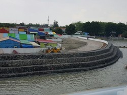 Ini Penampakan Pesisir Bulak Sesudah dan Sebelum Disentuh Wali Kota Risma