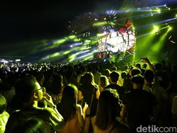 KSHMR yang Memanaskan Garudha Landa Stage