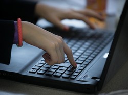 Pesan Psikolog Jika Kamu Mendapat Broadcast Video Porno