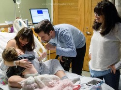 Bukti Ibu Multitasking, Kate Menyusui Anak Sambil Rasakan Kontraksi Melahirkan