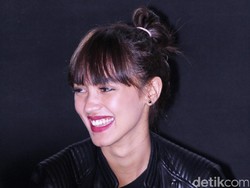 Melayu Nicole, Model Cantik yang Dipaksa Masuk Dunia Akting