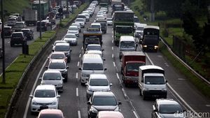 Tol TB Simatupang Arah Jagorawi Macet