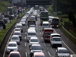 Contraflow Bakal Diterapkan di Jalan Tol Jika Macet 2 Km