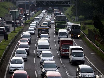 Tol TB Simatupang Arah Jagorawi Macet