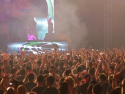 G.T.A Semarakan Panggung Life in Color Kingdom DWP 2016