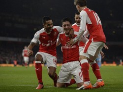 Arsenal Kalahkan Stoke 3-1