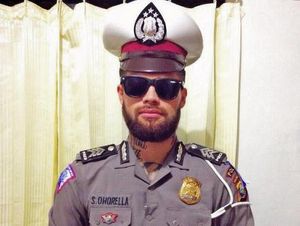 Pakai Seragam Polisi, Diego Michiels Tulis Siap 69