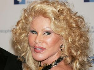 Kisah Sosialita Kecanduan Operasi Plastik yang Kini Punya $0 di Rekening