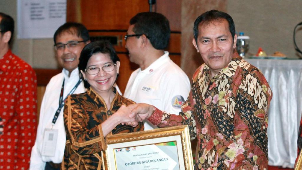 OJK Raih Penghargaan Sistem Pengendalian Gratifikasi OJK Raih Penghargaan Sistem Pengendalian Gratifikasi