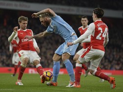 Bellerin yang Cemerlang dan Bukti Ganasnya Stoke dari Titik Penalti